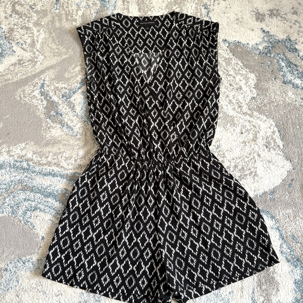 Banana Republic Romper. Women’s size 0.